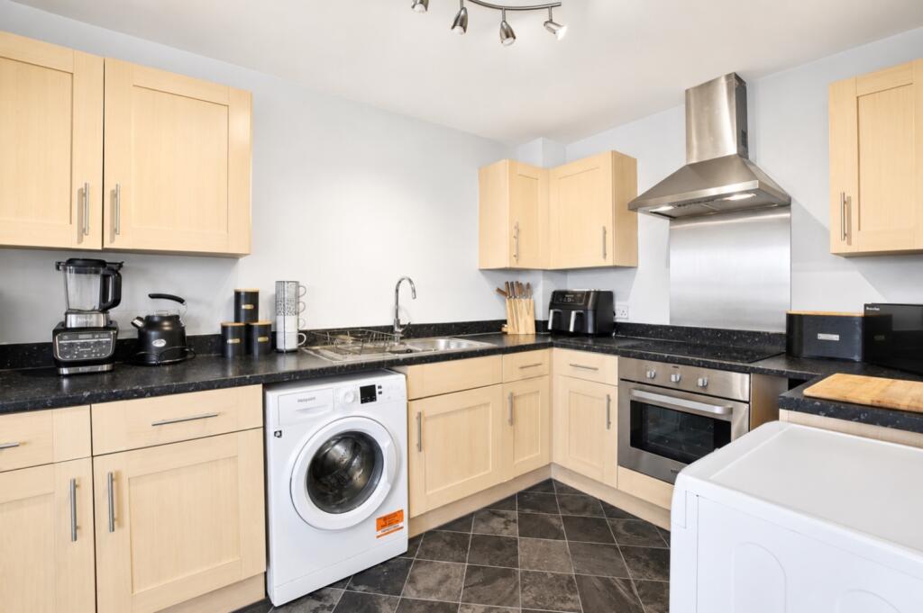 Arthur Nutt Court, Finedon, NN9 - More