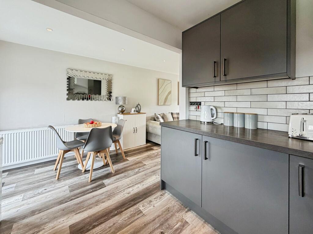 House in Glasgow - More