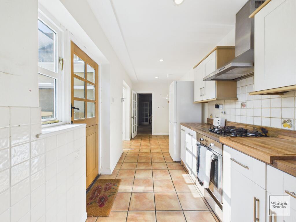 House in Chichester, Mid Lavant, Lavant - More