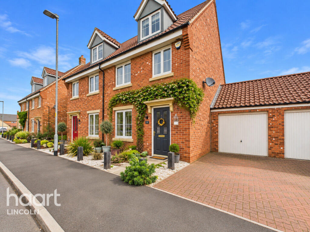 3-bed semi-detached on Kirk Road, Branston, £280,000