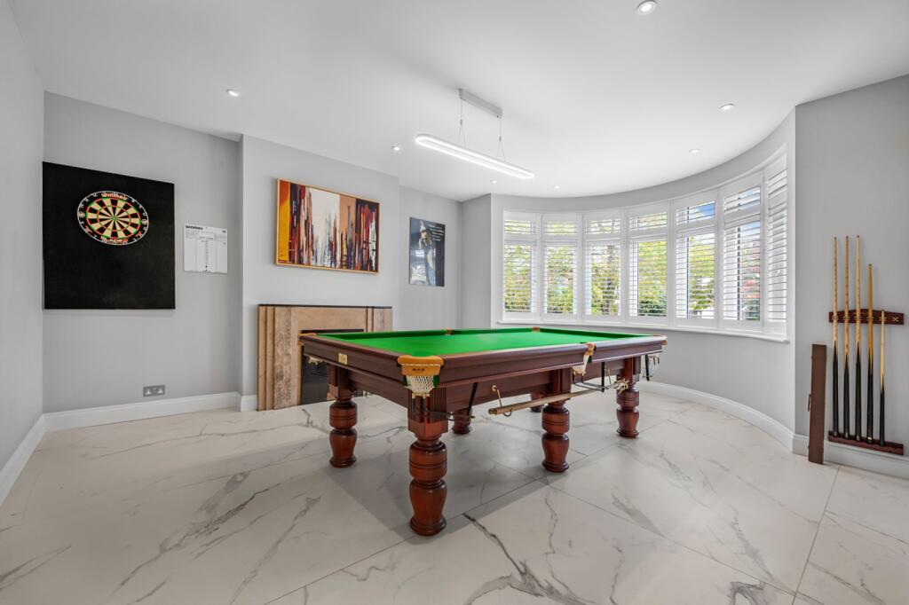 House in London - View 2