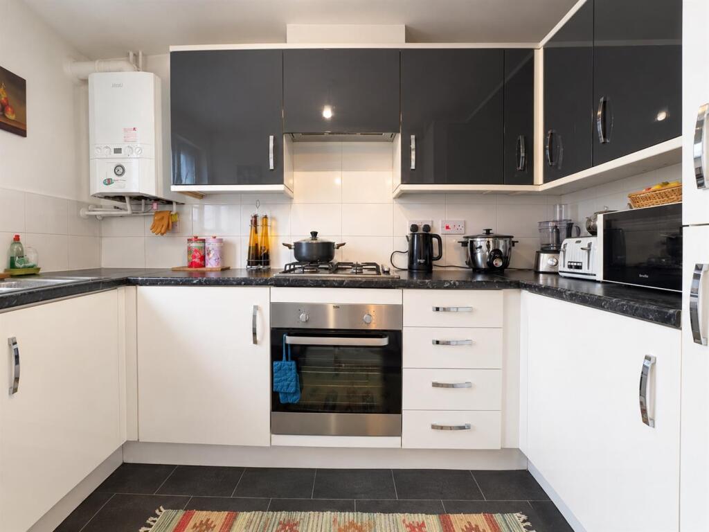 Apartment in Manchester, Brunswick, Chorlton-on-Medlock - View 5