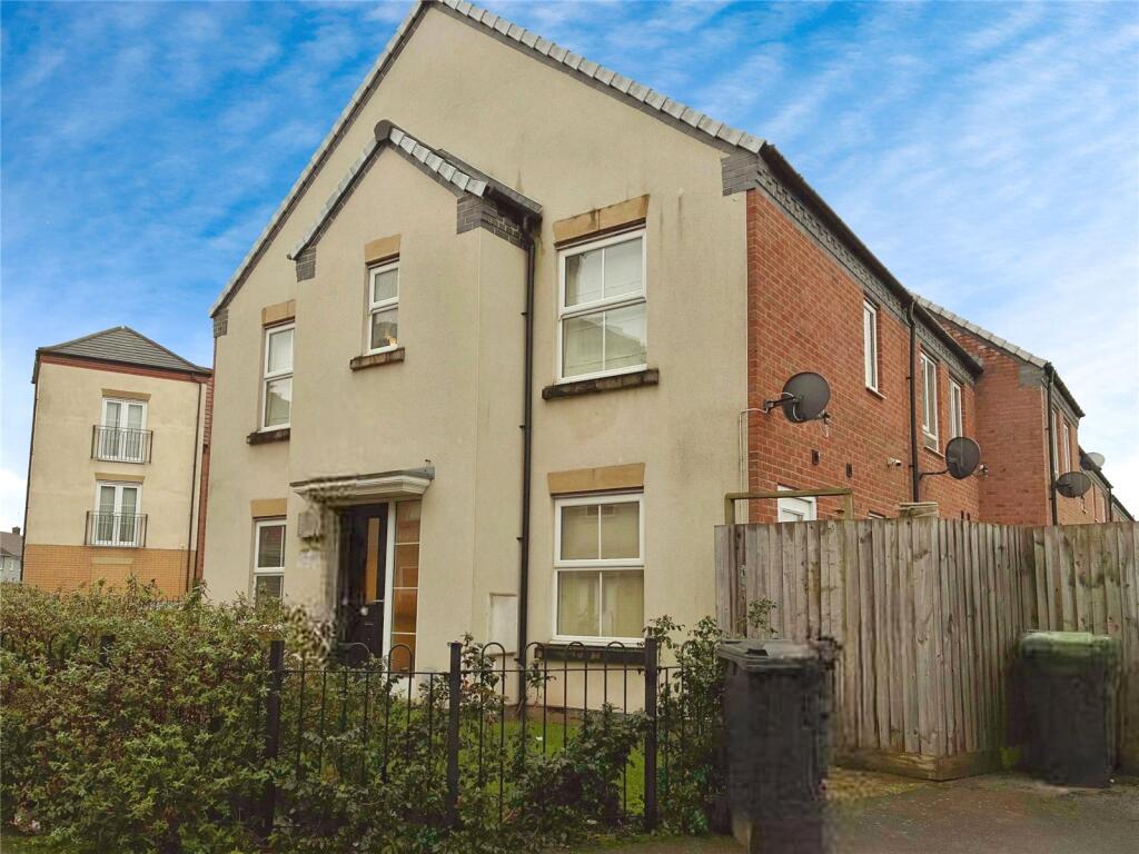 Main image of property: Larch Close, Nuneaton, Warwickshire, CV10