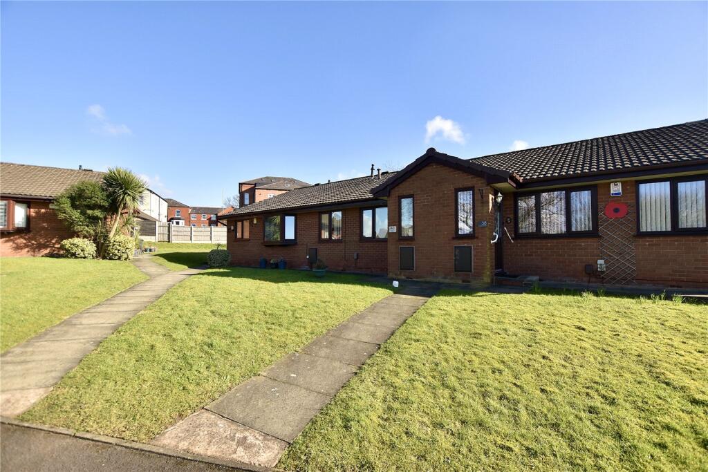 2-bed house on Cumberland Drive, Royton, Oldham, Greater Manchester, OL2, £140,000