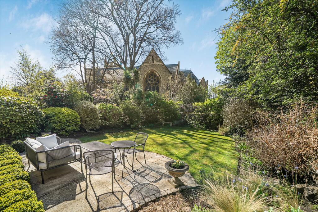 Main image of property: Cambridge Park, Twickenham TW1