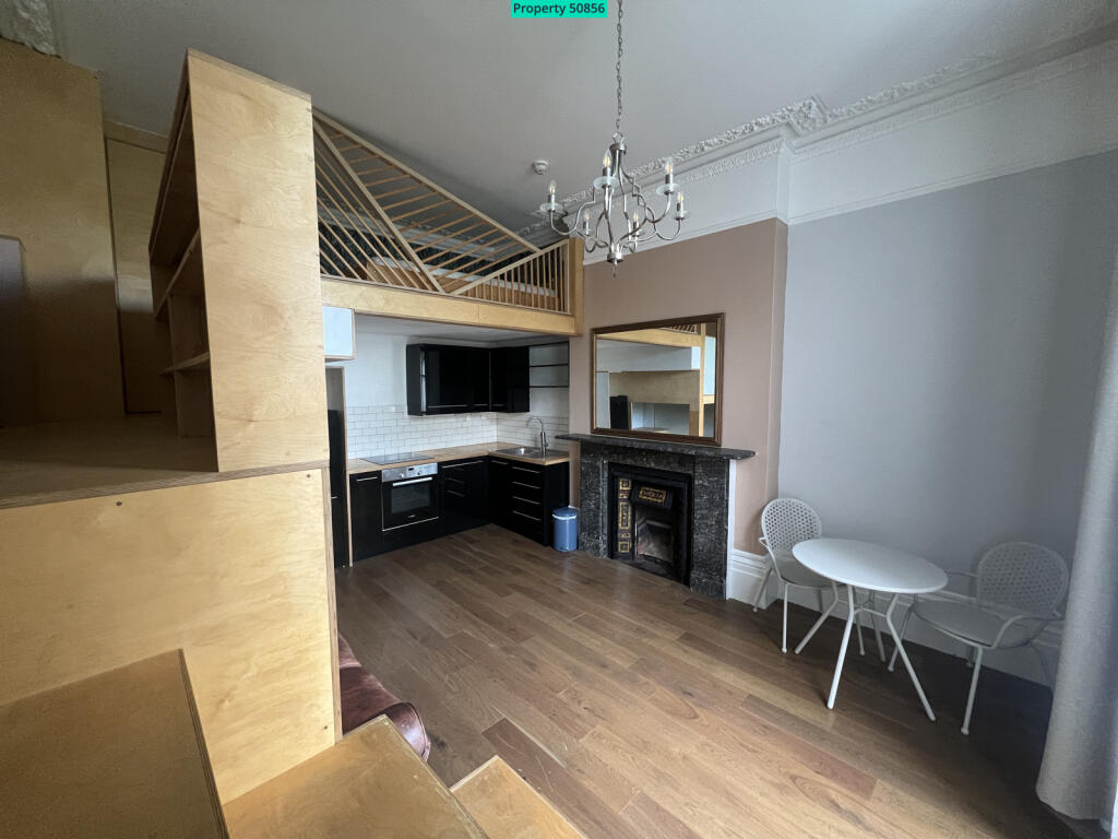 Apartment in Brighton - More