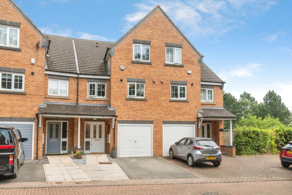 Main image of property: Pennyfield Close, Leeds, LS6