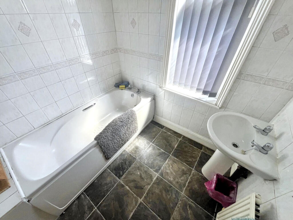 House in Stockton-on-Tees, Portrack - More