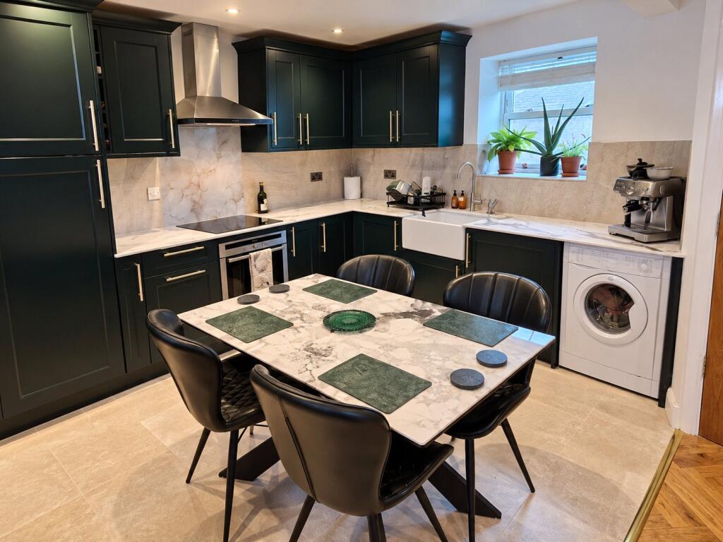 House in Stockport, Romiley - View 5
