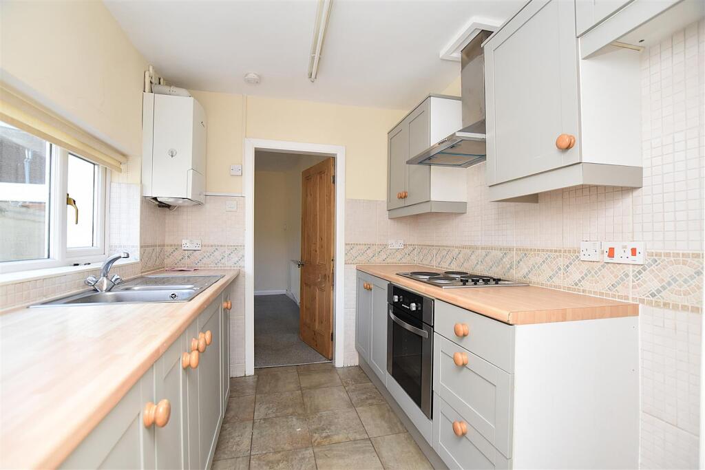 House in Wrexham, Hightown, Offa - View 5