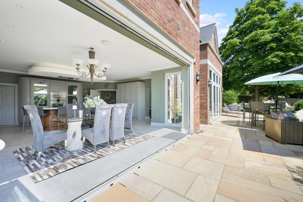 House in Redhill - View 4