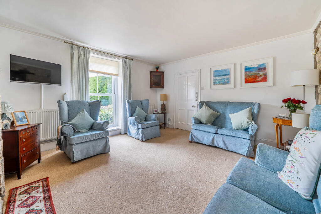 House in Gloucester - View 2
