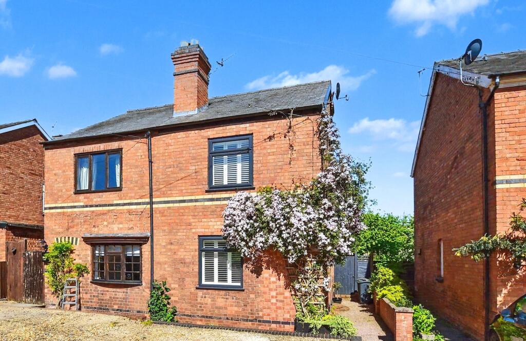 3-bed semi-detached on Chester Place, Malvern, Worcestershire, WR14, £330,000