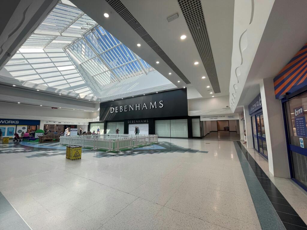 PHOTO 2 Unit 7075 4549 Osborn Square Fareham Shopping Centre.jpeg