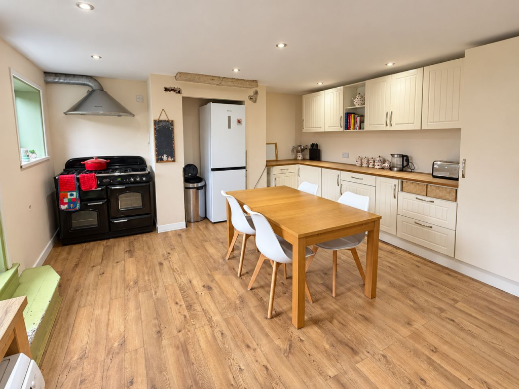 Birklands Road, Shipley, BD18 photo 3