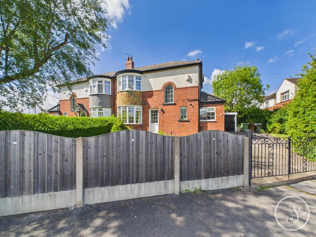 Main image of property: Broadway, Leeds