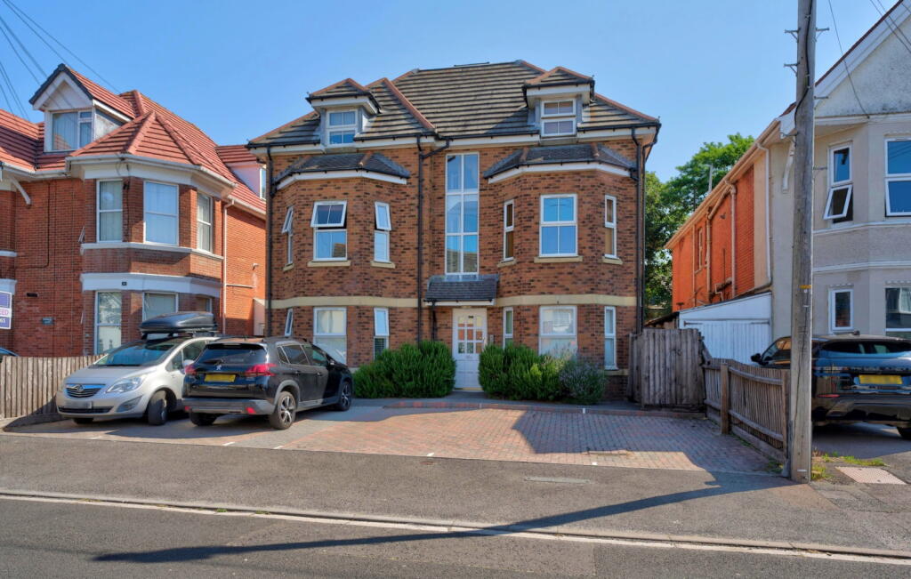 Main image of property: Stourcliffe Avenue, Bournemouth, BH6 3PT