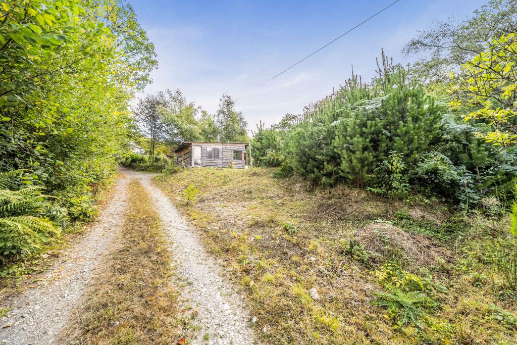 House in Swansea, Llanfihangel Rhos-y-Corn - View 4