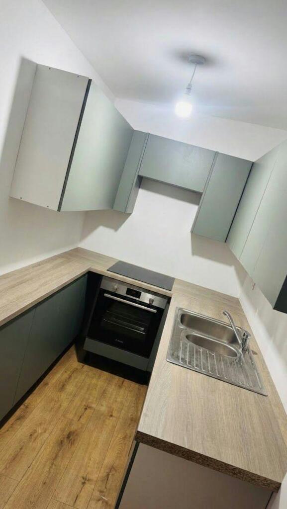 P19 - Rear kitchen.jpg