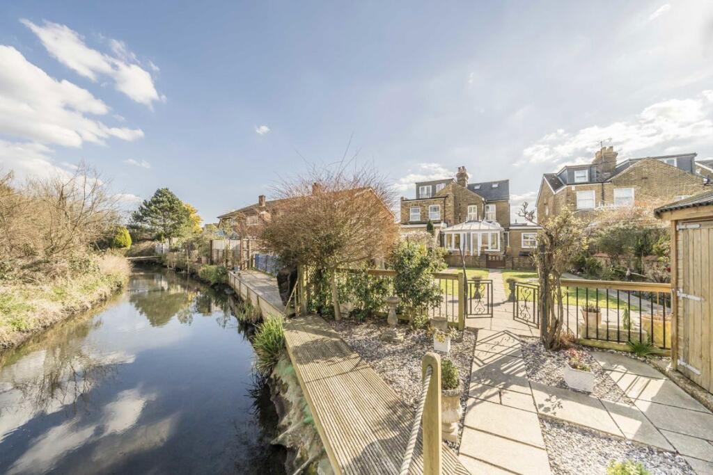 3-bed semi-detached on Linden Way, Shepperton, £650,000