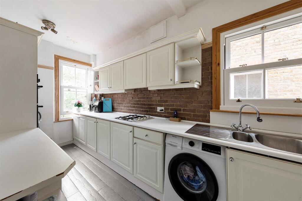 Apartment in London - More