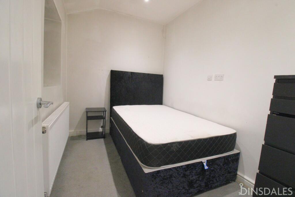 Southfield Lane, Bradford photo 5