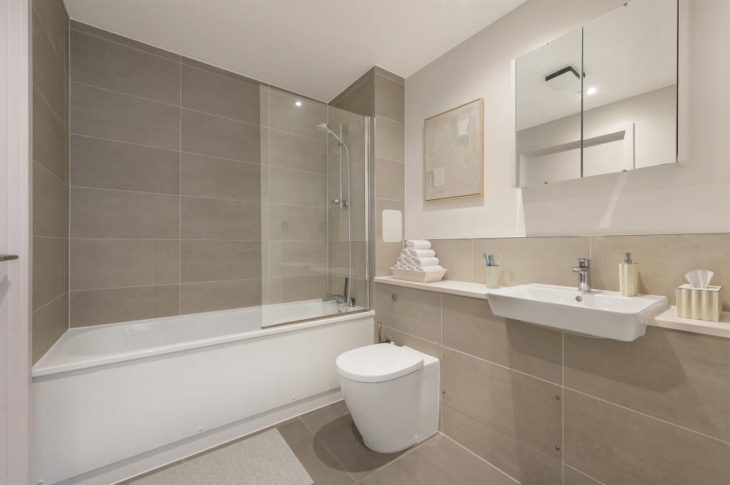 Apartment in Milton Keynes - View 5