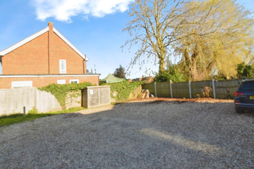 Apartment in Reading - View 2