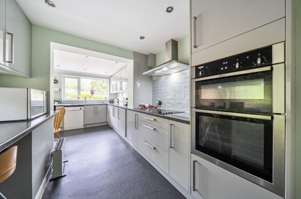 Lambourne Way, Thruxton, Andover, SP11 8NE photo 3