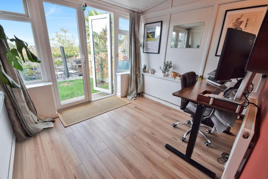 House in Chatham, Medway - View 5