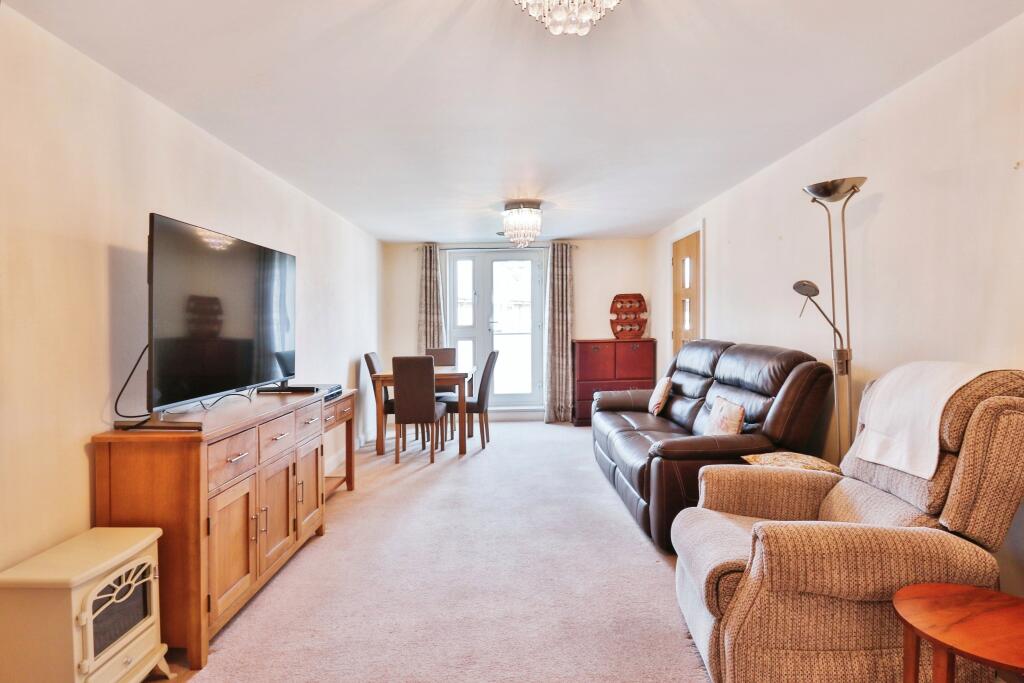 Macaulay Road, Broadstone, Dorset, BH18 photo 3