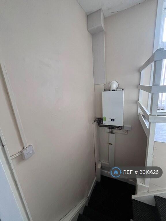 Apartment in Calderdale, West Yorkshire - View 4