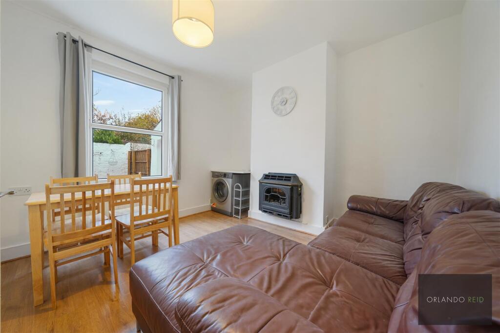 House in London - View 3