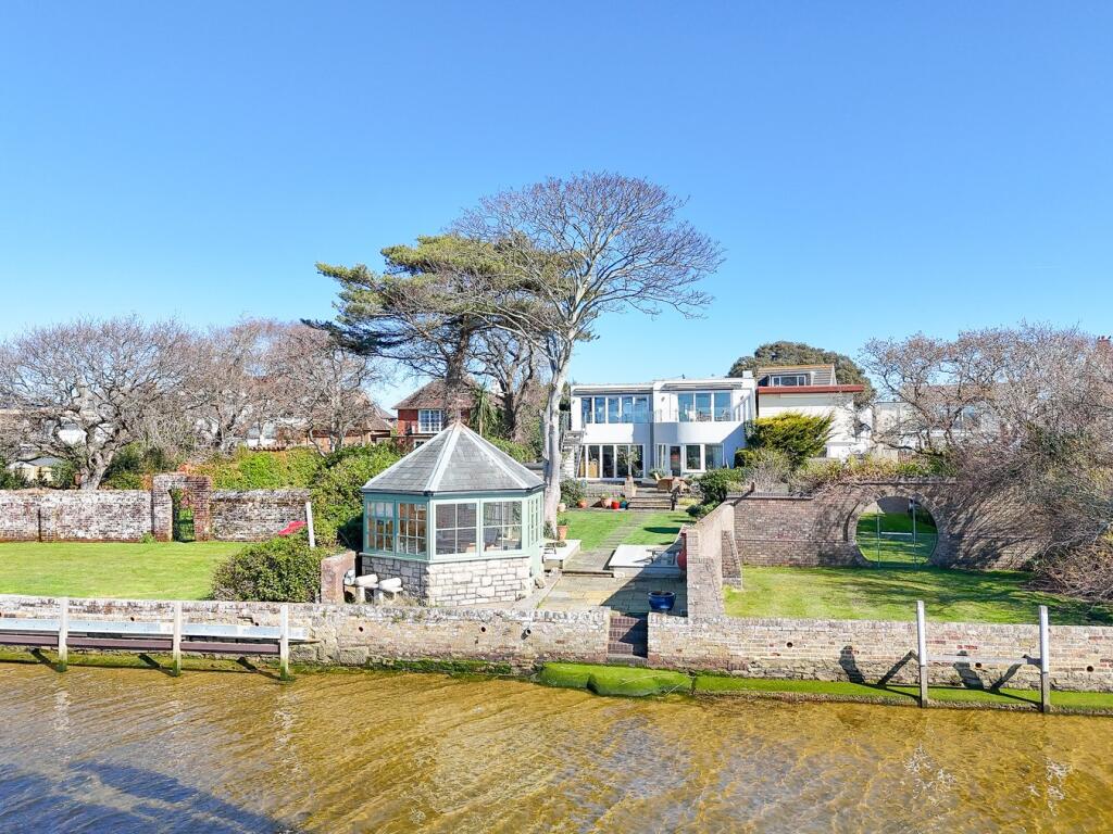 Main image of property: Stanpit, Christchurch, BH23