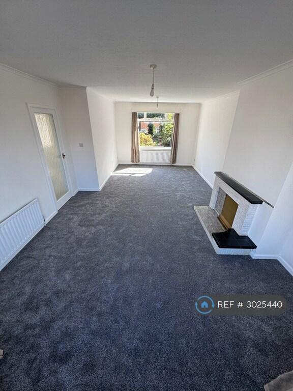 House in Leeds, Hunslet Carr, Belle Isle - View 4