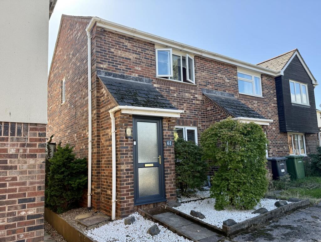 2-bed terraced on Chantry Meadow, Alphington, EX2, £250,000