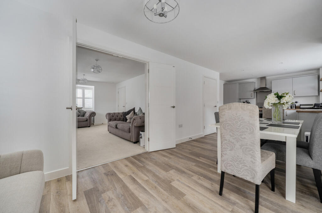 Skinner Drive, Wokingham, Berkshire, RG41 photo 4