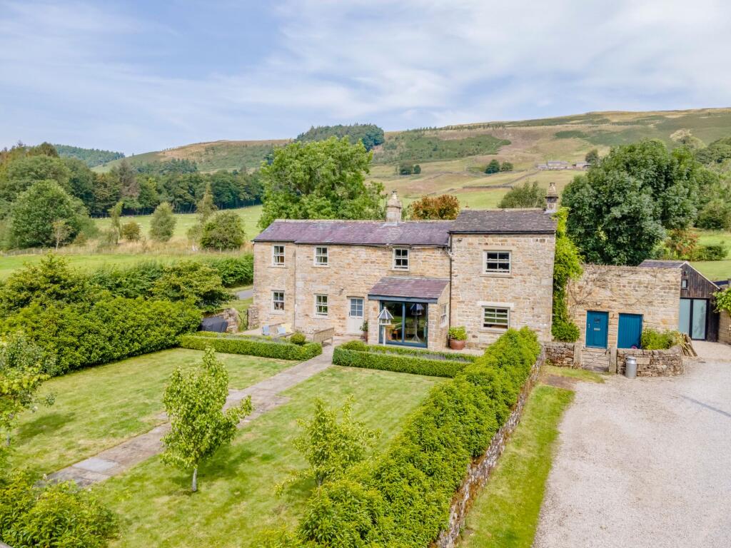 Main image of property: Lofthouse, Harrogate, HG3