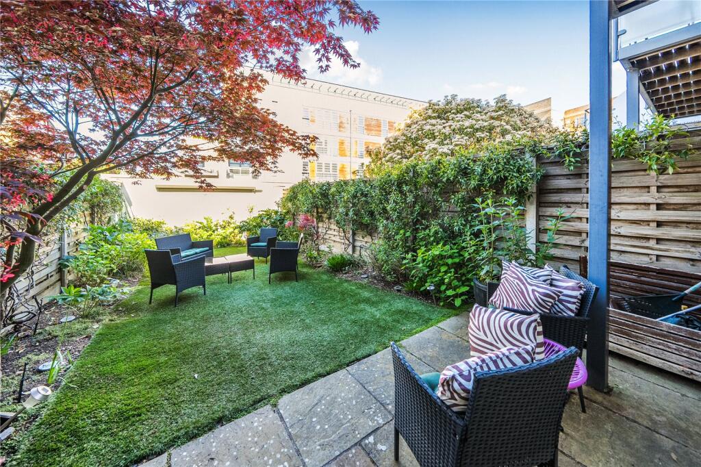 House in London - View 2
