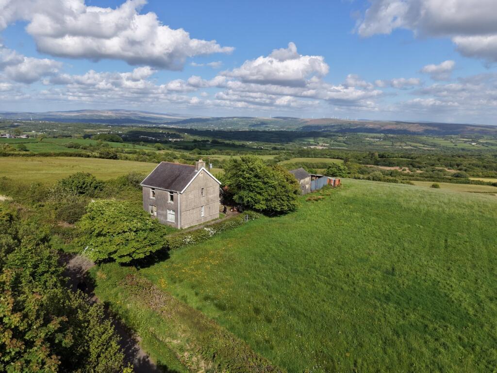 Main image of property: Upper Tumble, Llanelli, SA14