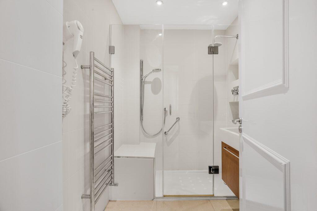 2 bedroom ground floor flat for rent