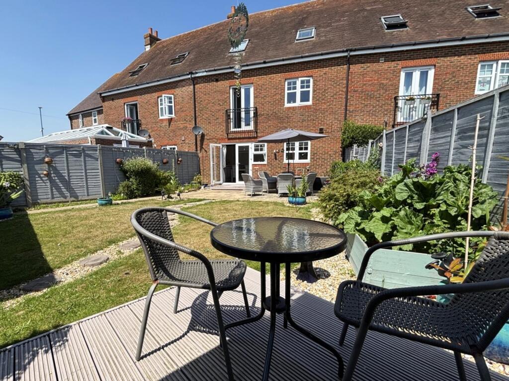 Main image of property: Hunnisett Close, Selsey