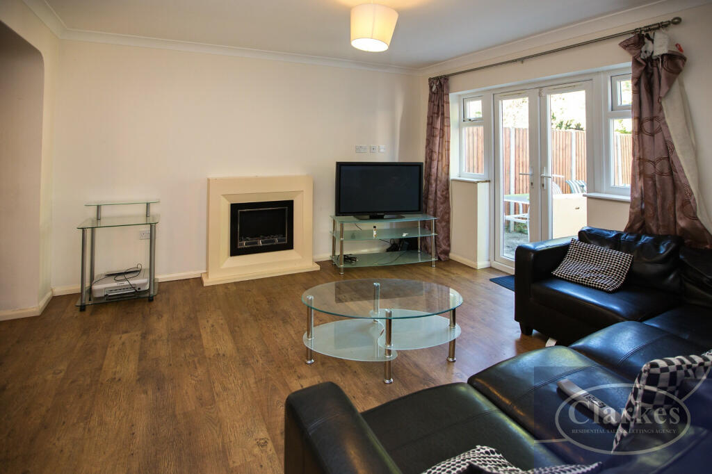 Astbury Avenue, Wallisdown photo 2