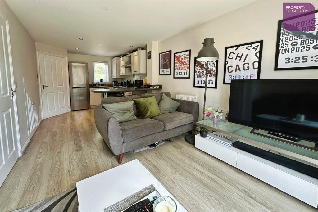 Bamburgh Drive, Chorley, PR7 - View 3