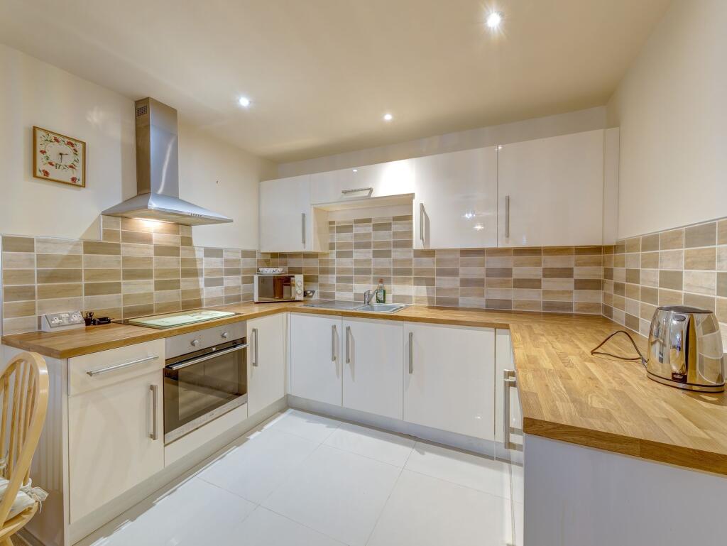 Grove Court, Worksop, S80 photo 4