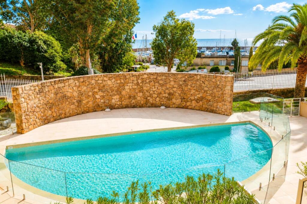 Main image of property: Provence-Alps-Cote d`Azur, Alpes-Maritimes, Théoule-sur-Mer