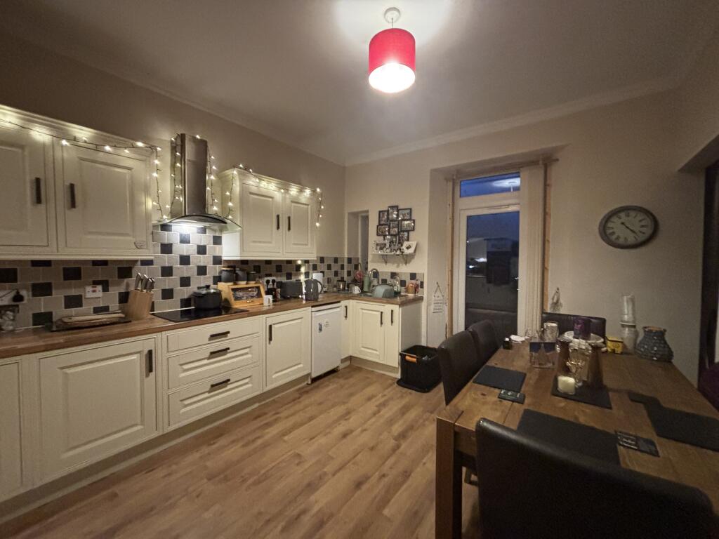 House in Falkirk, Stirling - More