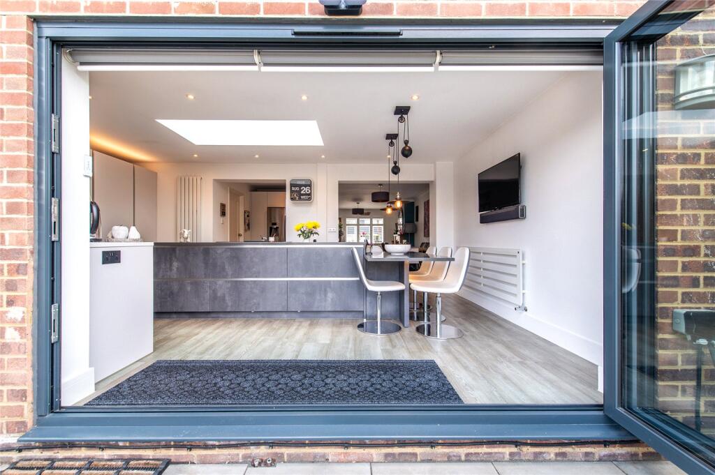 House in Gillingham, Medway - View 5