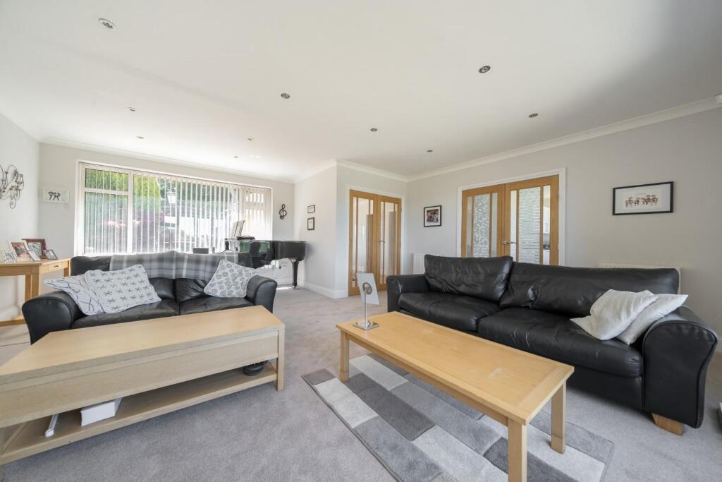 House in Leeds, East Keswick - View 4