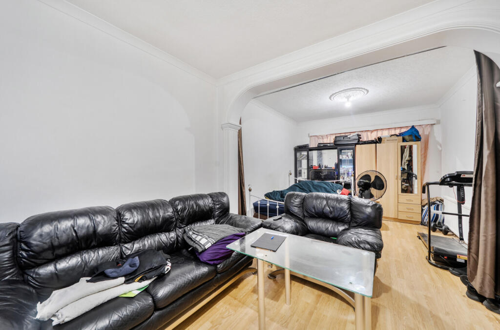 Buck Lane, Kingsbury, NW9 - View 3